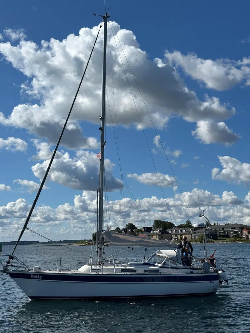 Hallberg-Rassy 312 MK2 „Betty“ unter Segeln